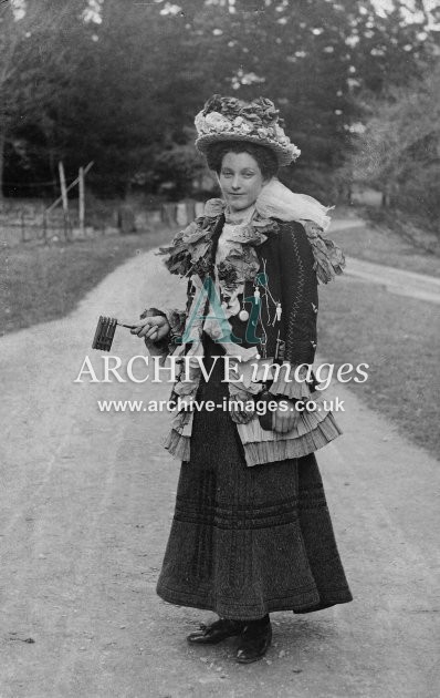 Edwardian Carnival Lady MD