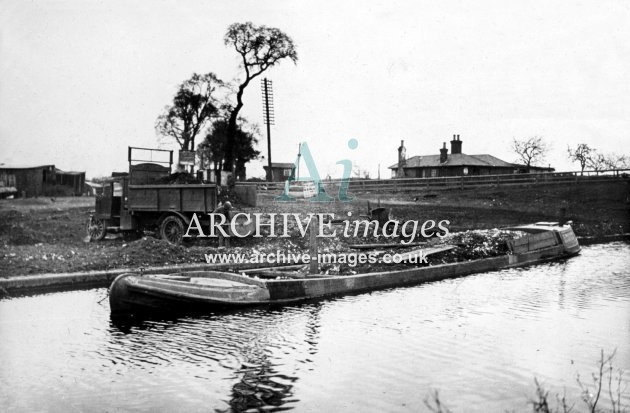 Grand Union Canal, delivering spoil 2