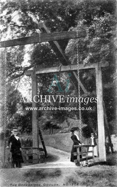 Brecon & Abergavenny Canal, Drawbridge at Govilon B