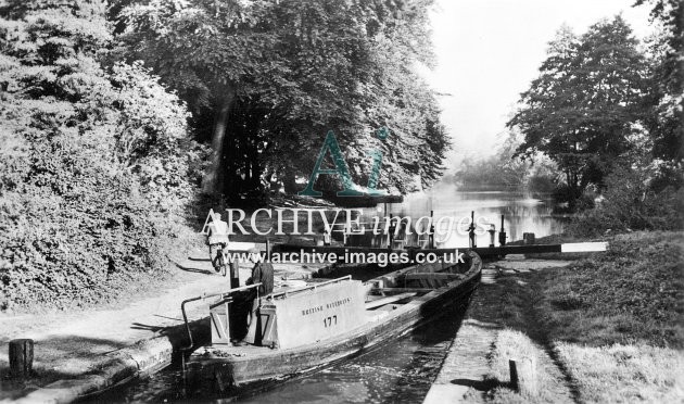 Grand Junction Canal, Watford lock & BW No 177