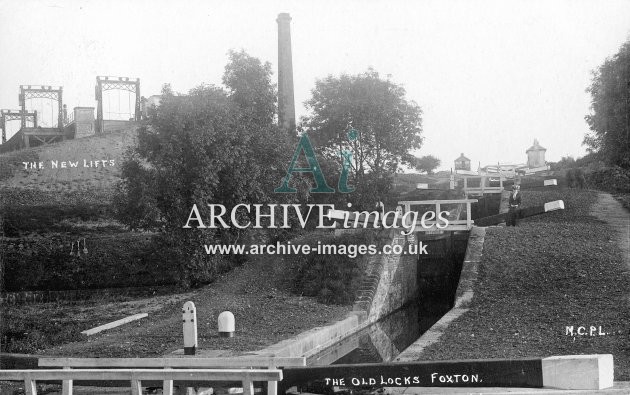 Grand Junction Canal, Foxton locks & lift