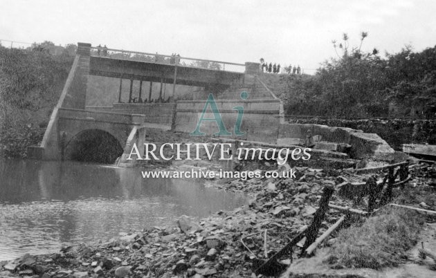 Grand Junction Canal, burst, Hanwell.