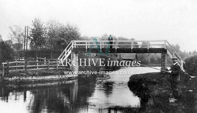 Grand Junction Canal, Market Harborough, footbridge.