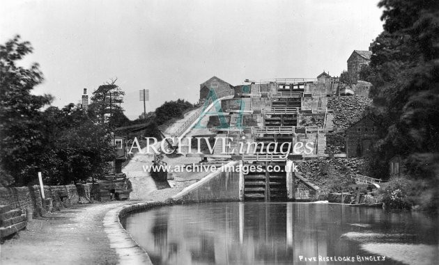 Leeds & Liverpool Canal, Bingley 5 rise