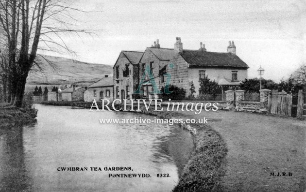 Monmouthshire Canal, Pontnewydd tea gardens