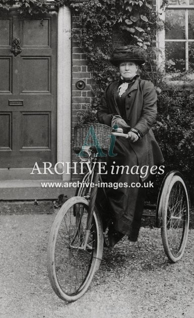 Edwardian Lady on Tricycle MD