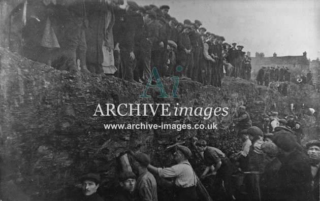 Coal Picking 1912 Strike B MD