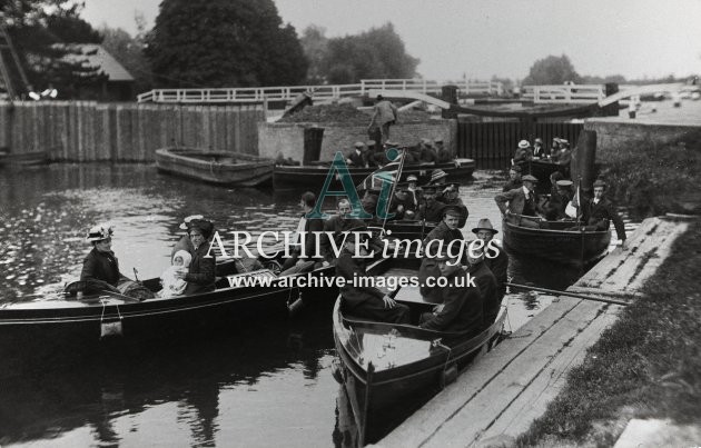 River Thames, Lock & Pleasure Boaters MD