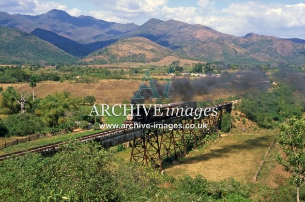 Cuba Railways, passenger train on viaduct c2000