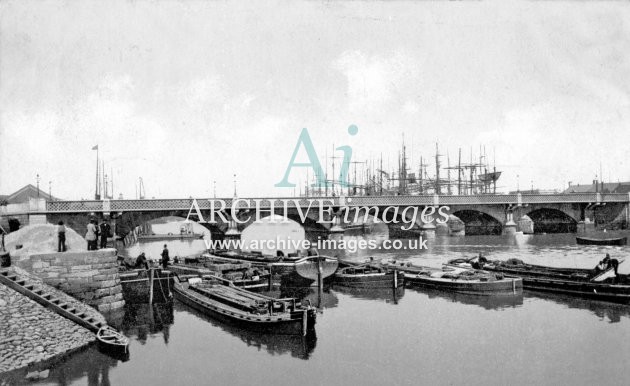 River Lagan, Queens Bridge Belfast