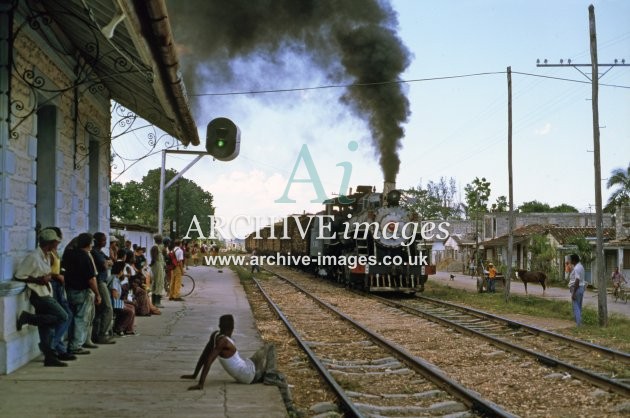 Cuba Railways, unknown station, No 1621 cane train 4.91