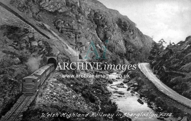 Aberglaslyn Pass, Welsh Highland Railway train
