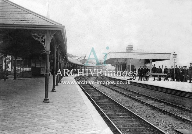 Caernarvon Railway Station c1900