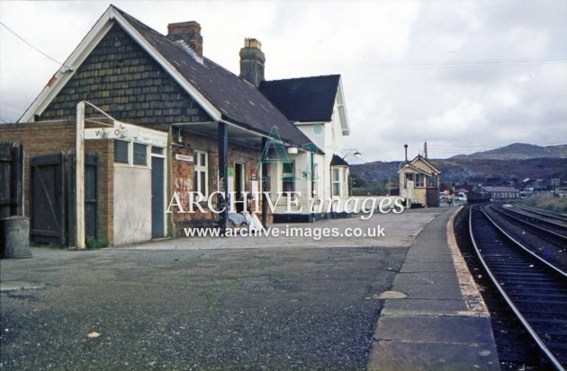 Penrhyndeudraeth Railway Station 1973