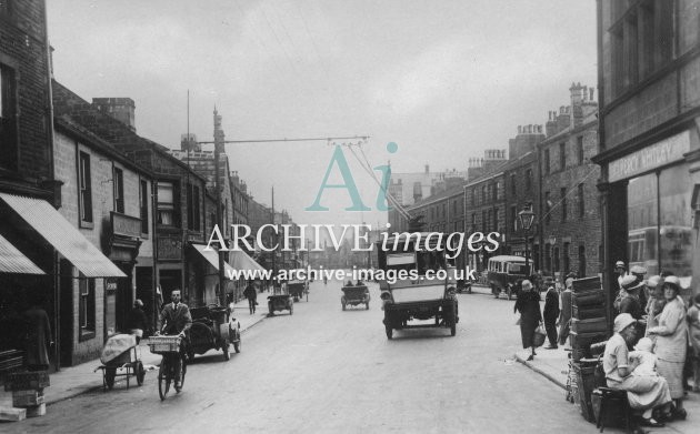 Otley Yorkshire Street Scen with Trolleybus MD