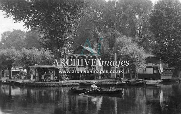 St Neots Houseboat Corner MD