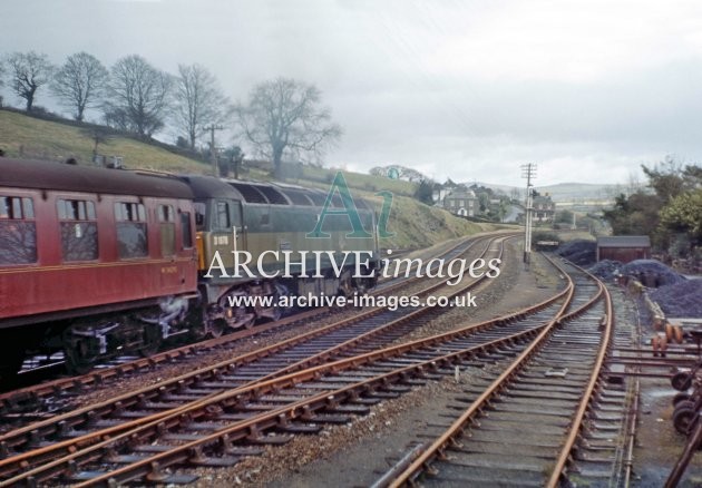 Tavistock North station, D1676 VULCAN 1.67