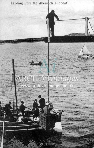 Abersoch lifeboat, landing c1910