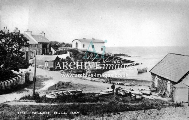 Amlwch, Bull Bay beach & lifeboat house c1925