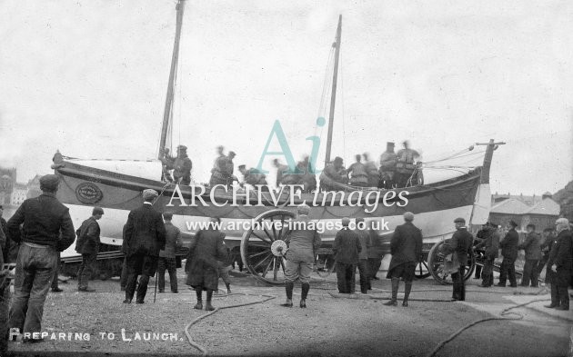 Port Erin lifeboat, preparing to launch c1908