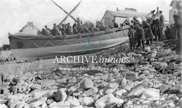 Swanage lifeboat & crew c1910