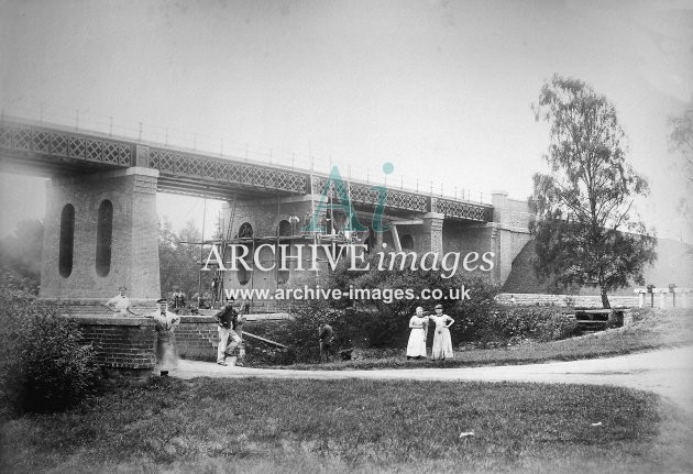 Stonehouse viaduct rebuilding B 1884 AW