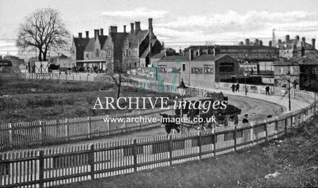 Hereford Barrs Court station forecourt & carts c1908