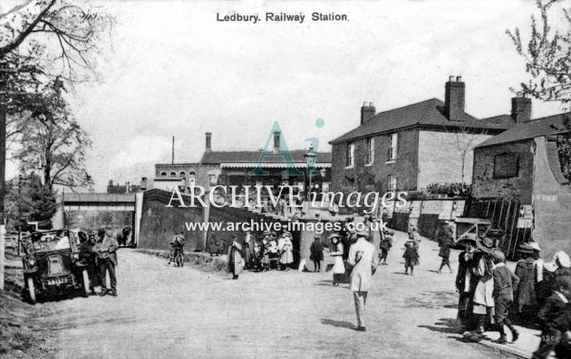 Ledbury station approach & forecourt c1908