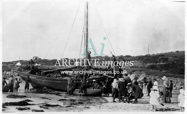 Scilly Isles French crabber Camaret ashore 1911-2 St Marys CMc