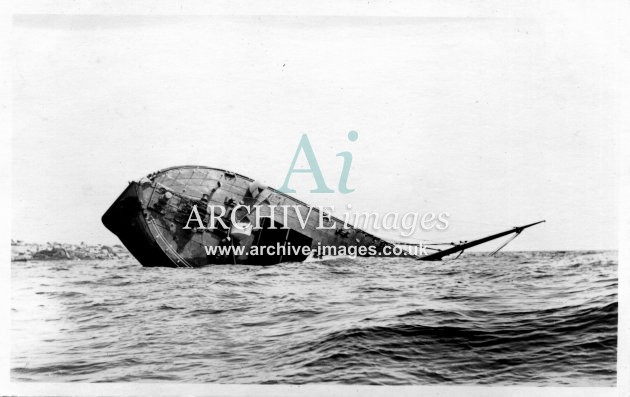 Scilly Isles 14 August 1909 SS Plympton after strong tide St Agnes CMc