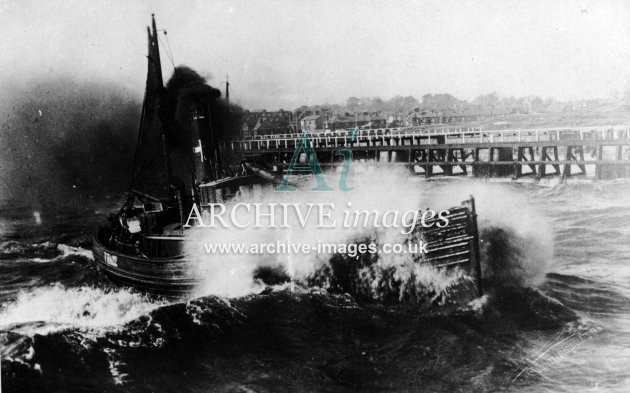 Norfolk Gorleston on Sea trawler fishing boat in heavy seas c1925 CMc