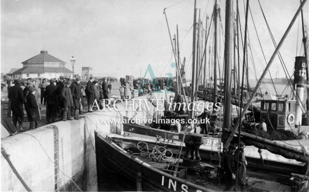 Suffolk Southwold fishing boats C1910 CMc