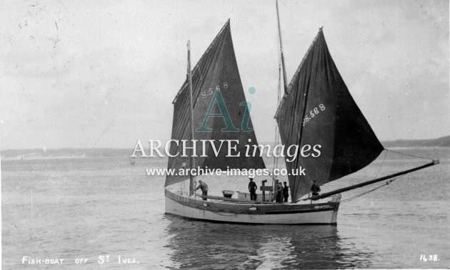 Cornwall fishing boat off St Ives c1905 CMc