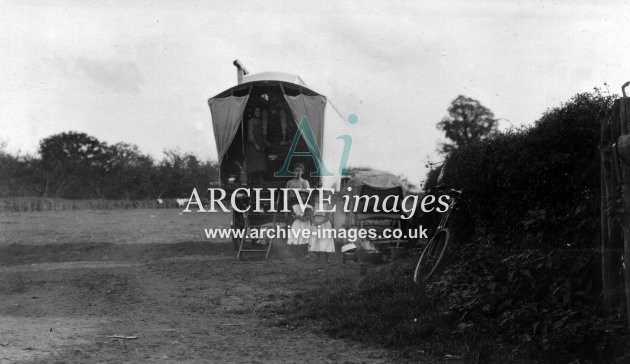 Social History gypsy camp unknown location c1900 CMc