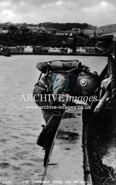 Inner Hebrides Mull Tobermory diver Spanish Armada wreck c1925 CMc