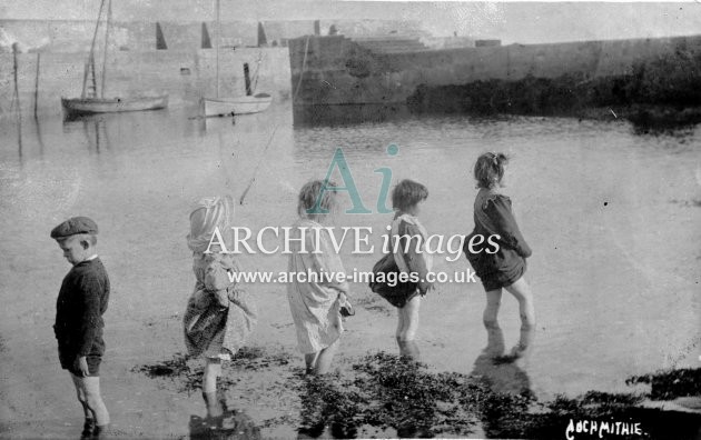 Angus Auchmithie harbour near Arbroath c1905 CMc