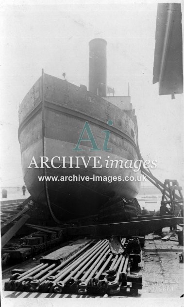 Kent Shipping Ramsgate tug on slipway c1920 CMc