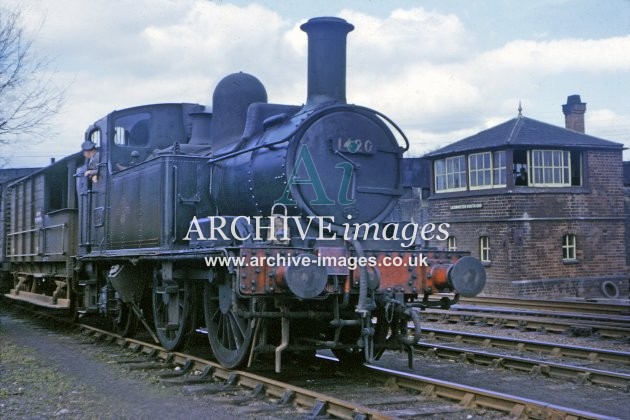 Leominster South End Signal Box & No. 1420 1964