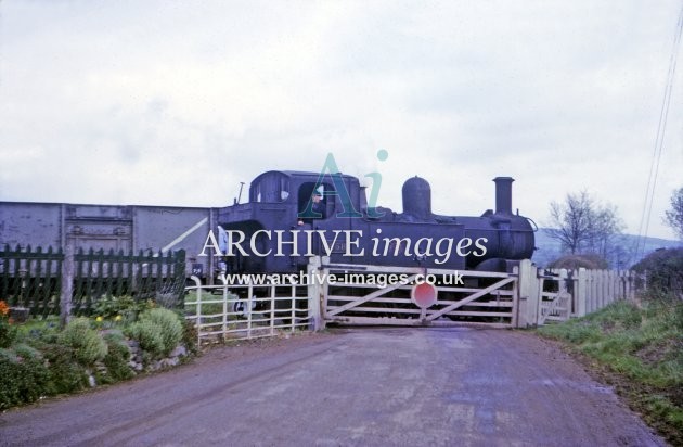 Kingsland Level Crossing 1964