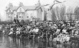 River Trent, festival crowd on bank c1908.jpg