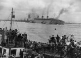 Cunard RMS Queen Mary maiden postwar arrival to Southampton 1945 from Hythe Pier CMc.jpg